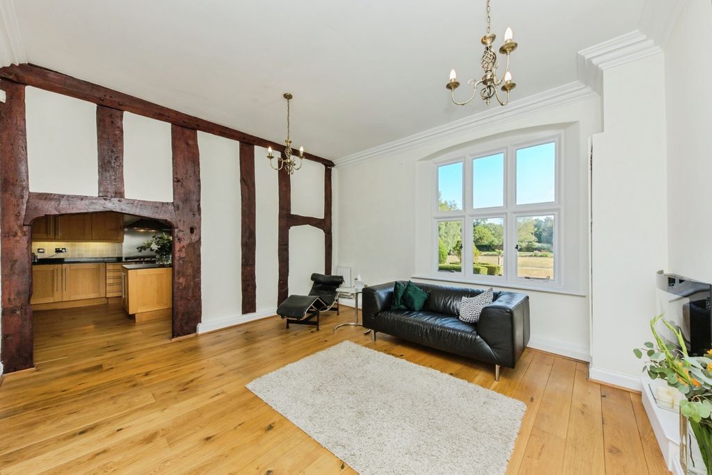 Property photo 3 of 37 Pbox-Img.Jpg