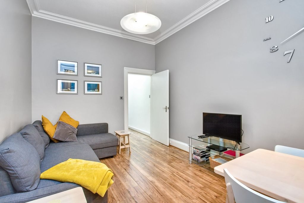 Property photo 3 of 13 4760733