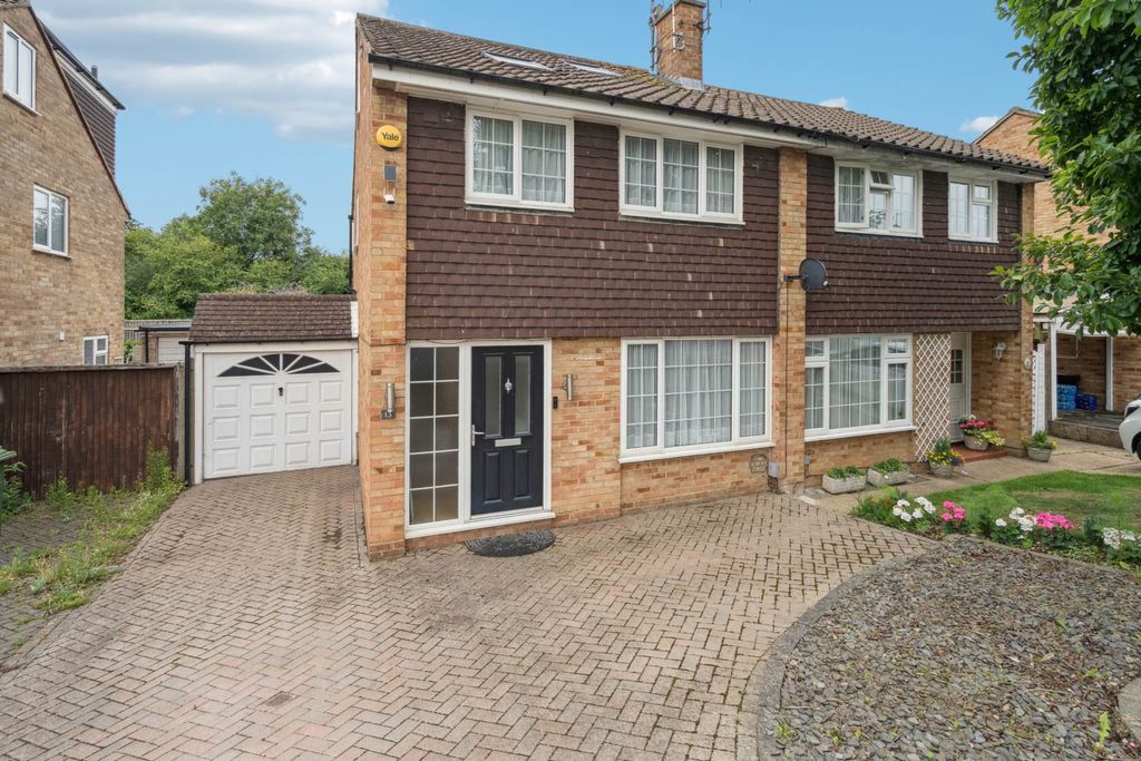 Property photo 1 of 17