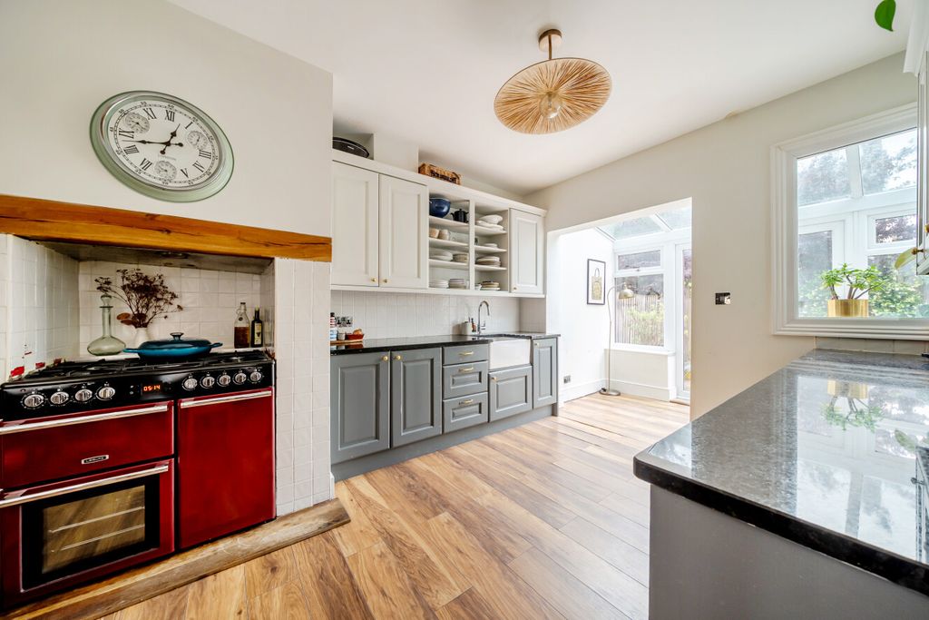 Property photo 2 of 20 1465358-3-6A2Ab02...
