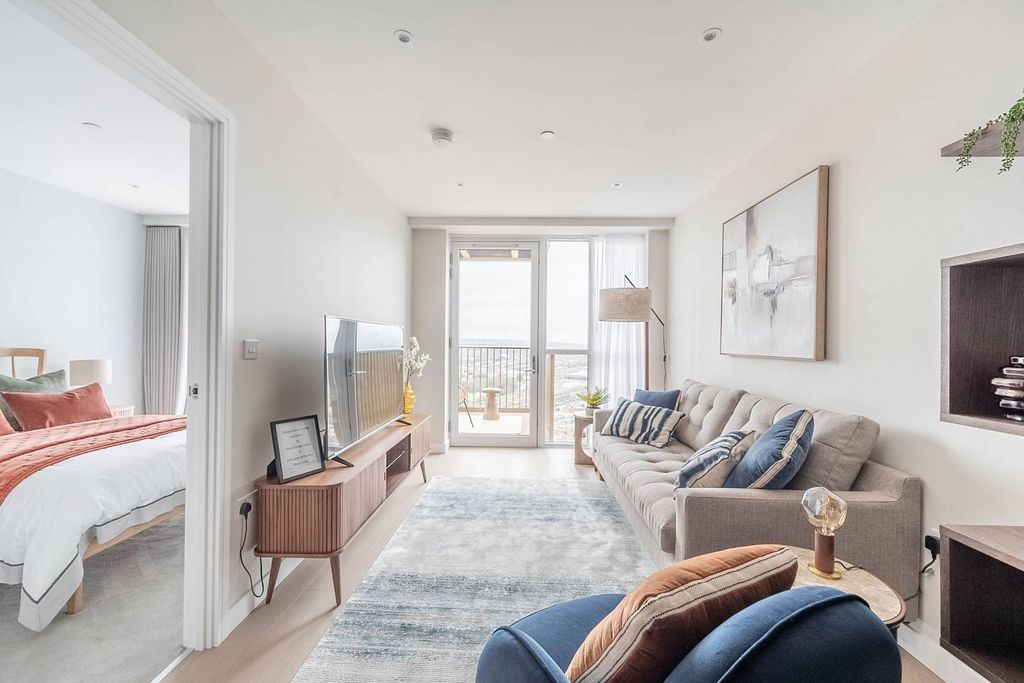 Property photo 3 of 11