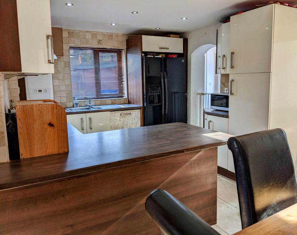 Property photo 2 of 12 Picture No. 10