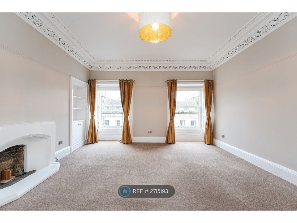 Property photo 3 of 19 Living Room