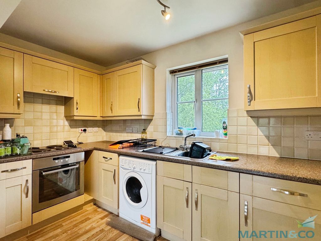 Property photo 3 of 9 A93A2904--45Ca-9D53-377A67EE1915-33392-0000103CE84