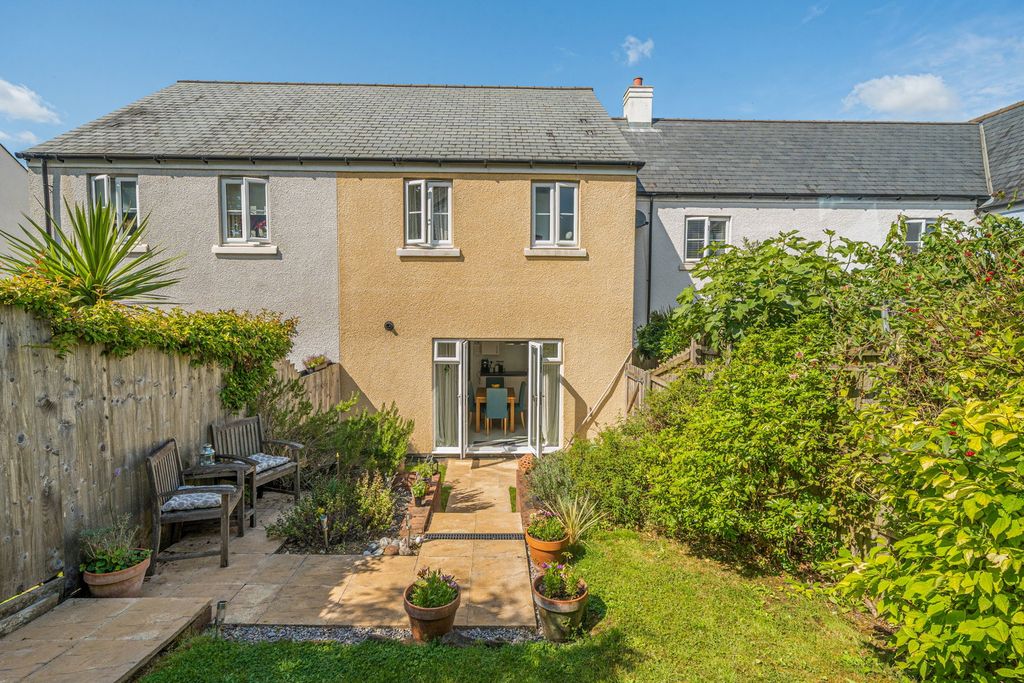 Property photo 1 of 20