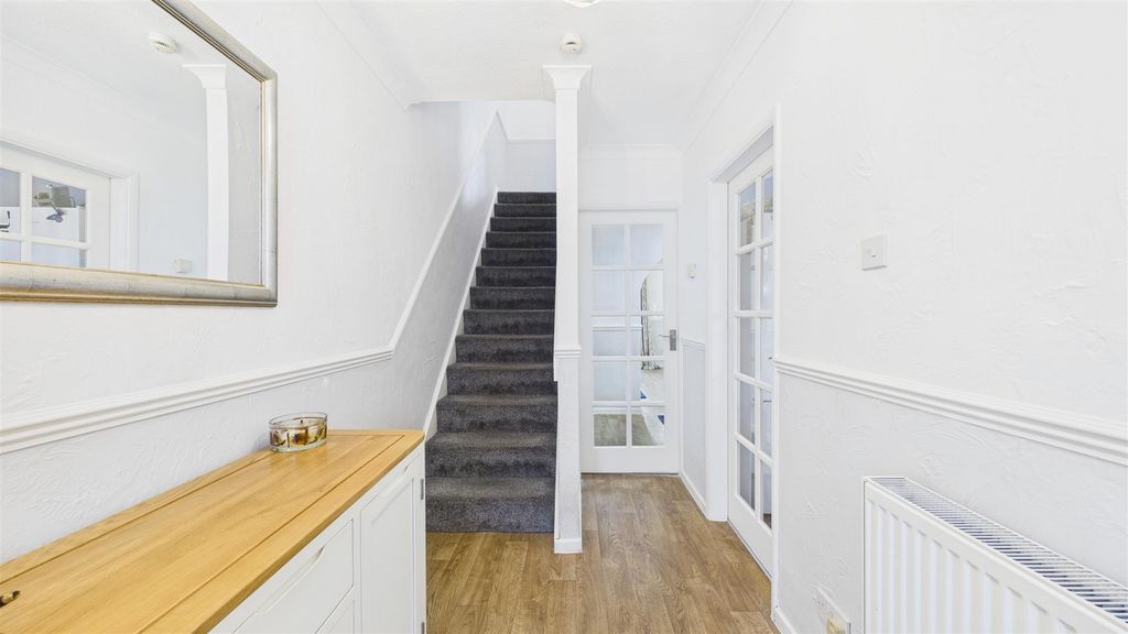 Property photo 2 of 22 Cam05101G0-Pr0112-Still014.Jpg