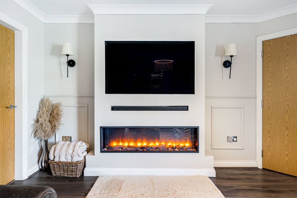 Property photo 3 of 27