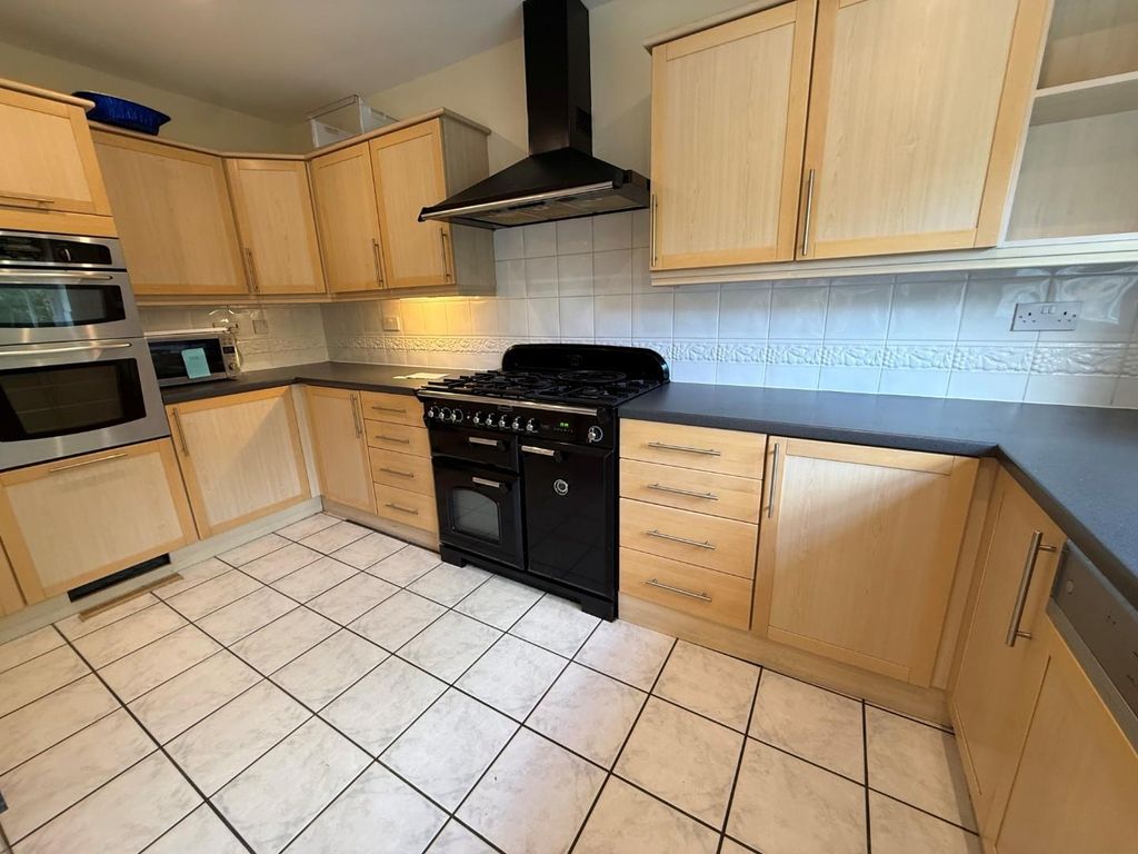 Property photo 3 of 24 11.Jpg
