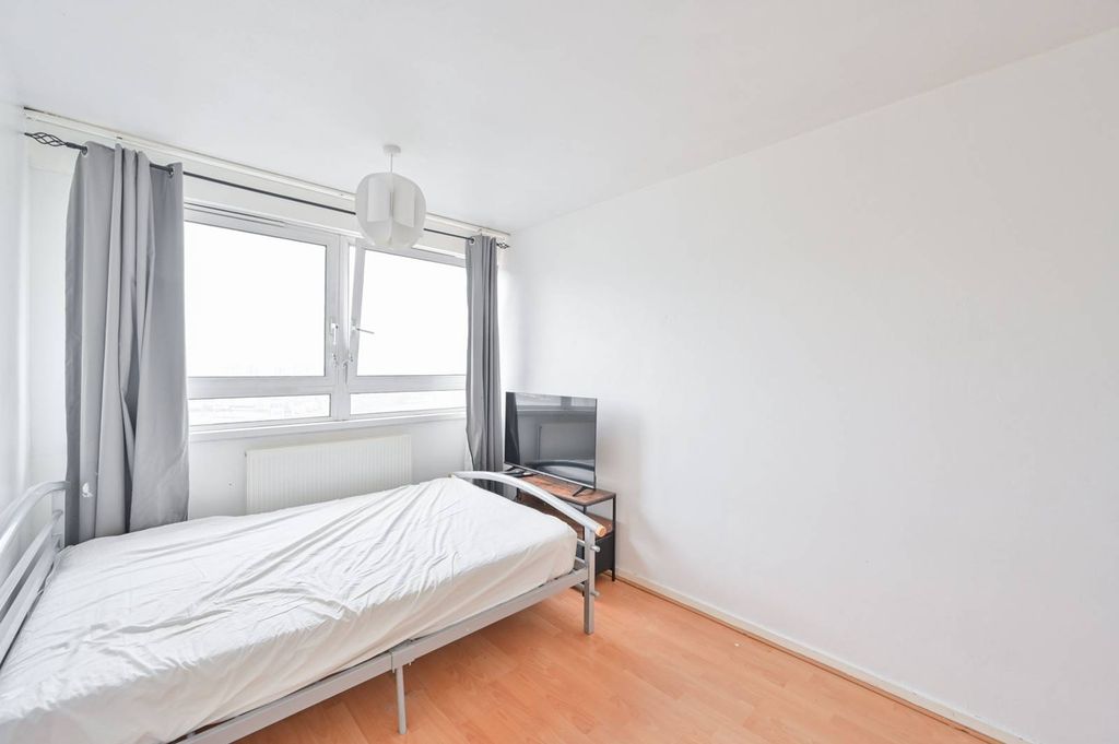 Property photo 3 of 11