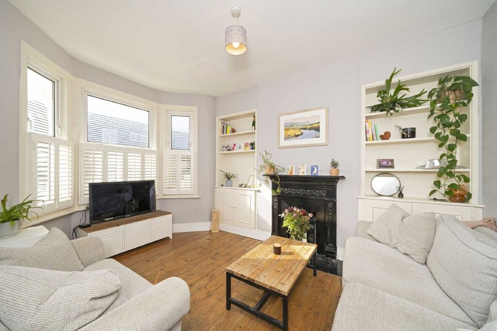 Property photo 2 of 6