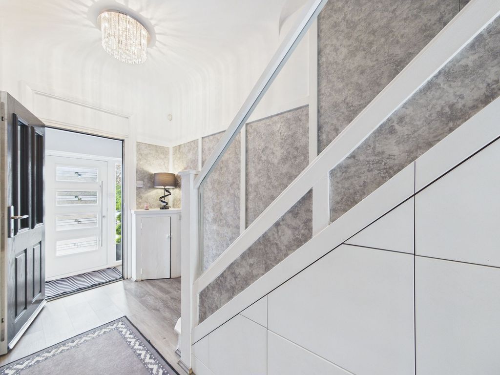 Property photo 2 of 34