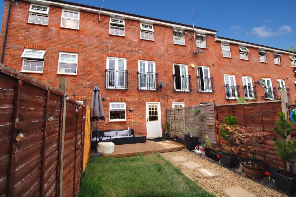 Property photo 1 of 30
