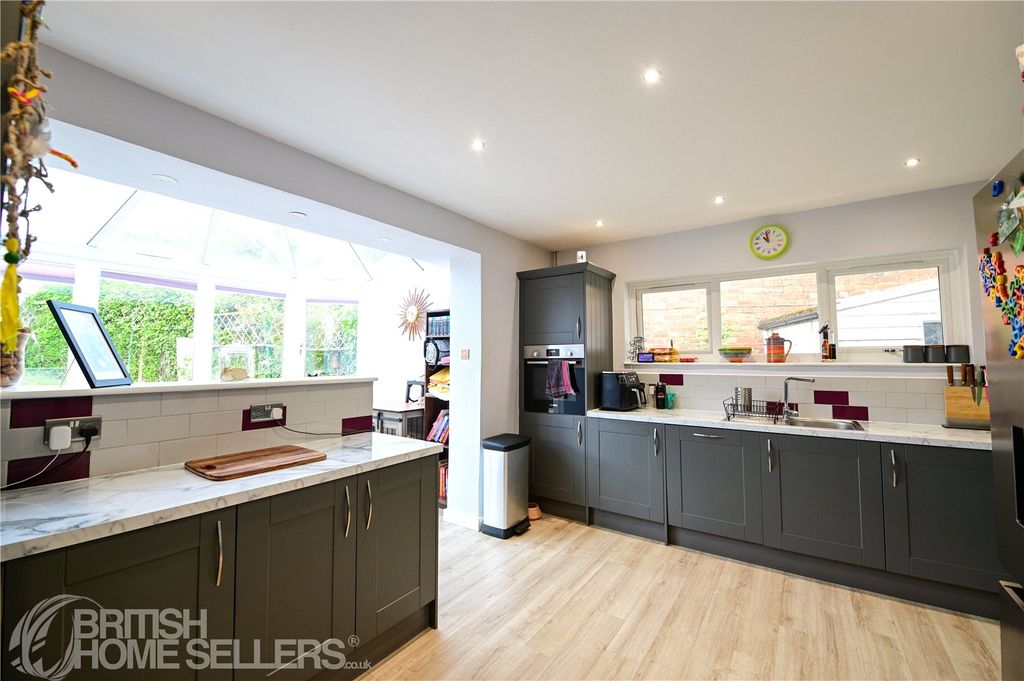 Property photo 3 of 16 Picture No. 09