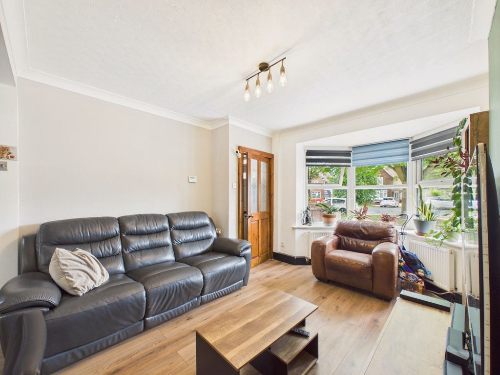 Property photo 2 of 13 5187764