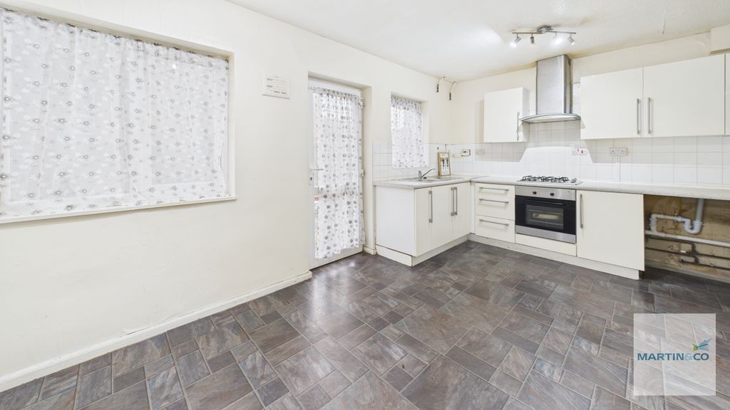 Property photo 2 of 15 Cam03663G0-Pr0225-Still012