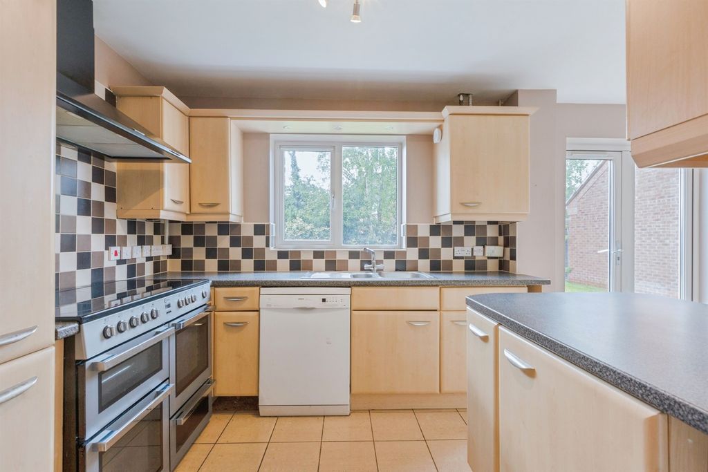 Property photo 3 of 23