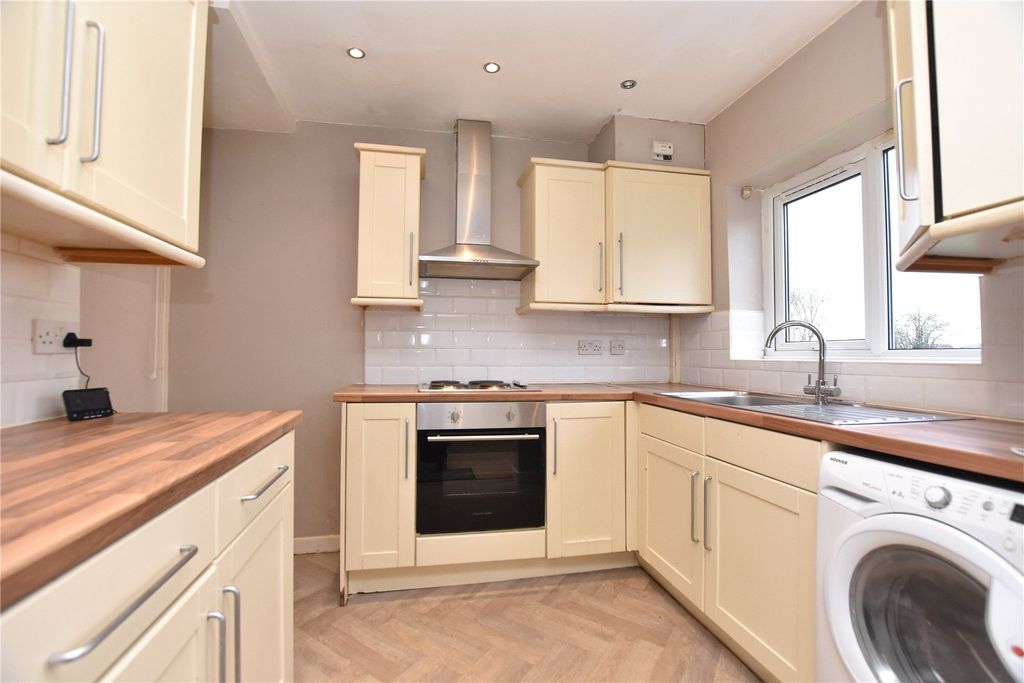 Property photo 2 of 17 Picture No. 27