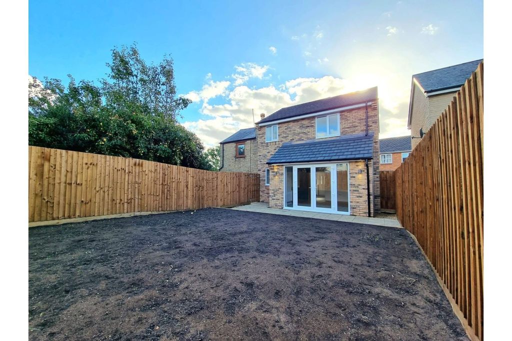 Property photo 2 of 13