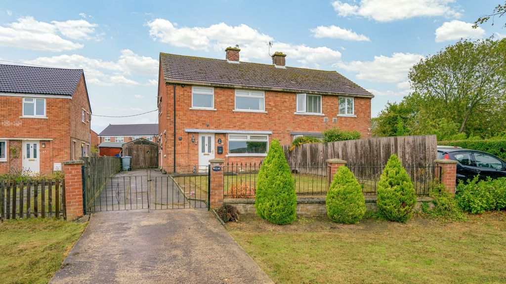 Property photo 1 of 28