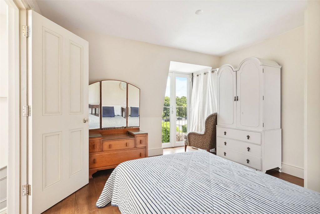 Additional image 20 of 6 bed semi-detached house for saleUxbridge Road, Hampton TW12