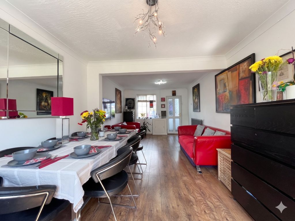 Property photo 2 of 23 5201681