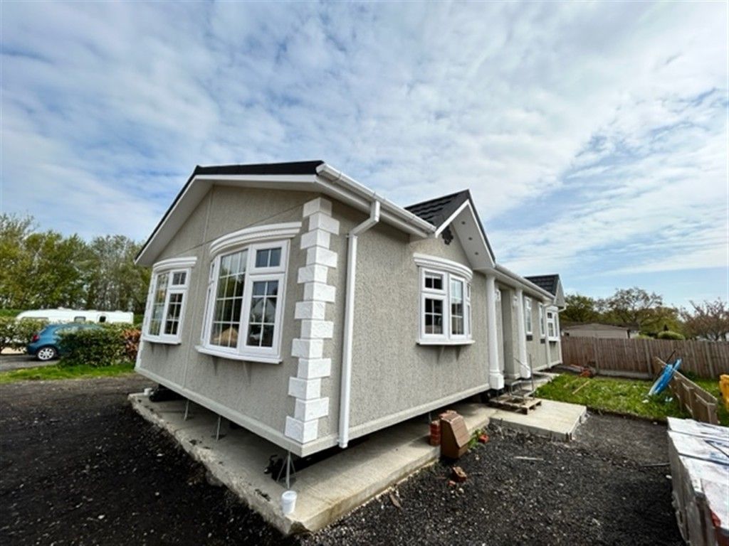 Property photo 3 of 7 Front