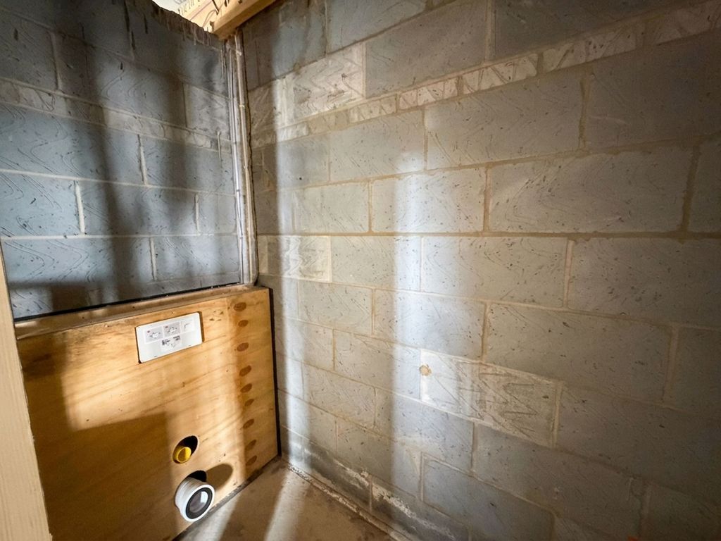 Property photo 3 of 7 WC