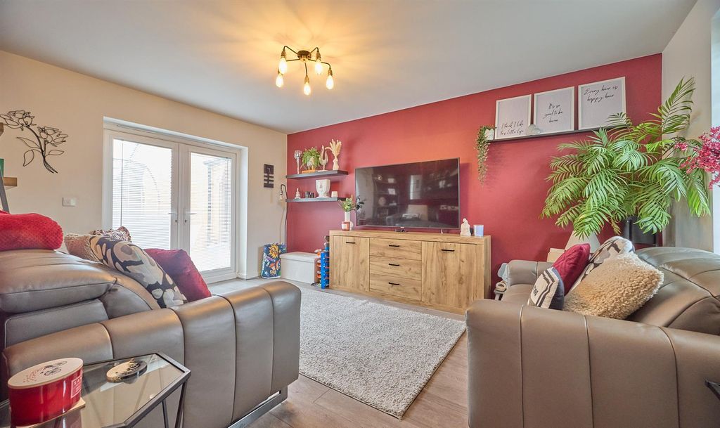 Property photo 3 of 26 Lapwing Drive_1.Jpg