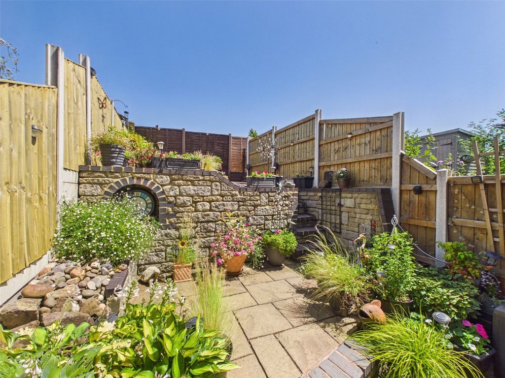 Property photo 2 of 23 Picture No. 21