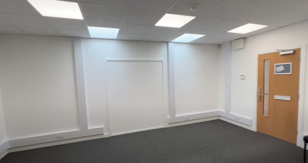 Property photo 1 of 2