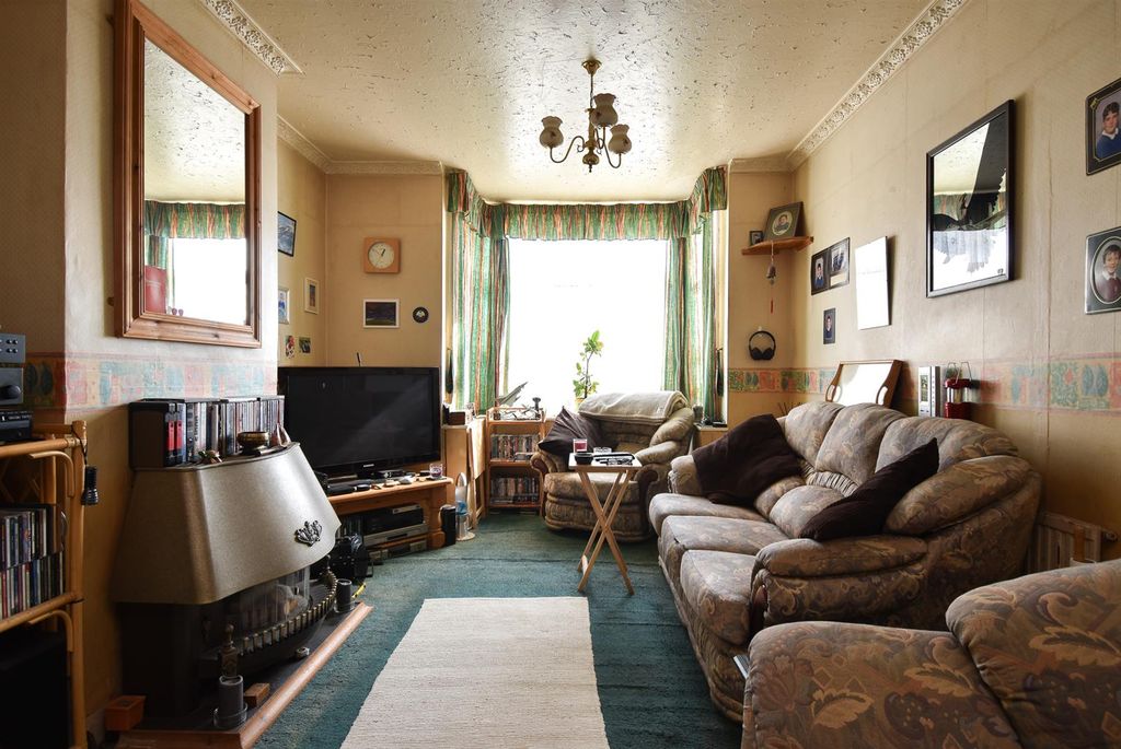 Property photo 2 of 12 Living Room