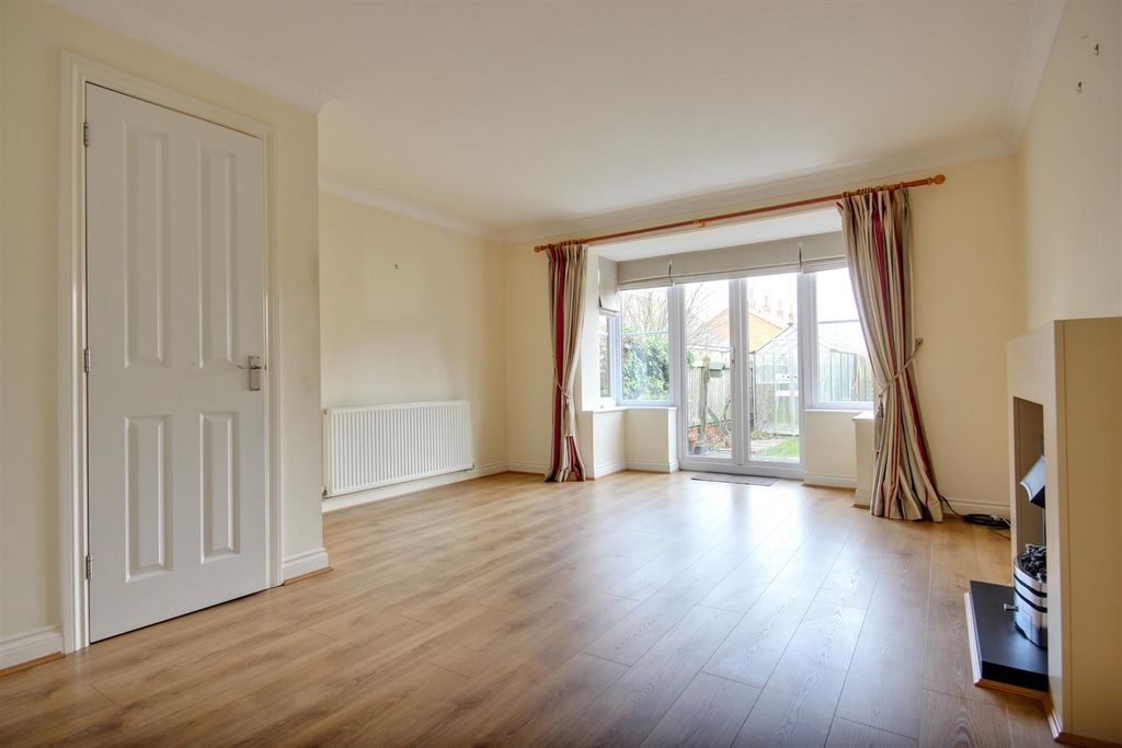 Property photo 2 of 12 Juniper Chase (3).Jpg