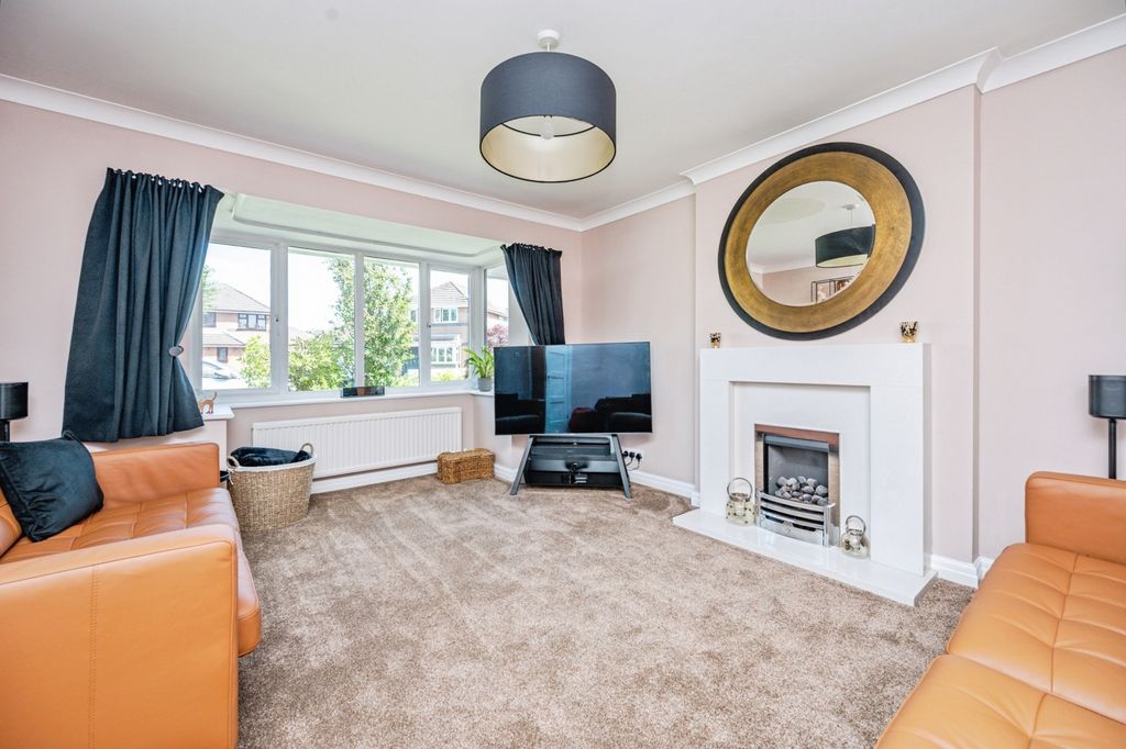 Property photo 3 of 32 Pbox-Img.Jpg