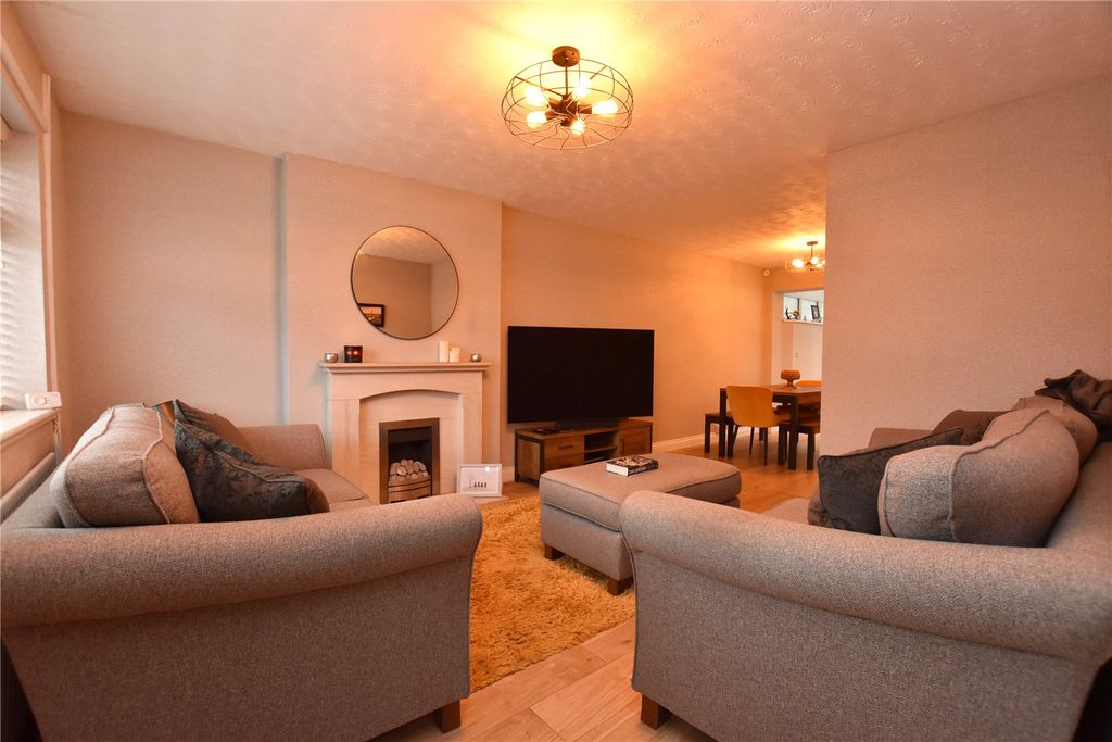 Property photo 2 of 27 Picture No. 50