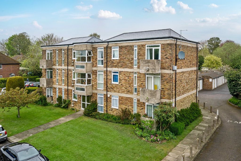 Property photo 1 of 21 Front