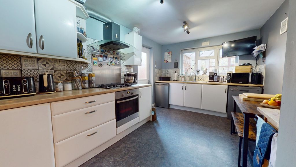 Property photo 2 of 24 4497442
