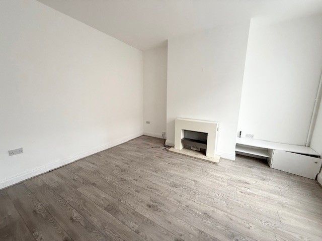 Property photo 2 of 12 Photo