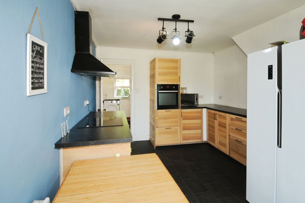 Property photo 3 of 19 Photo