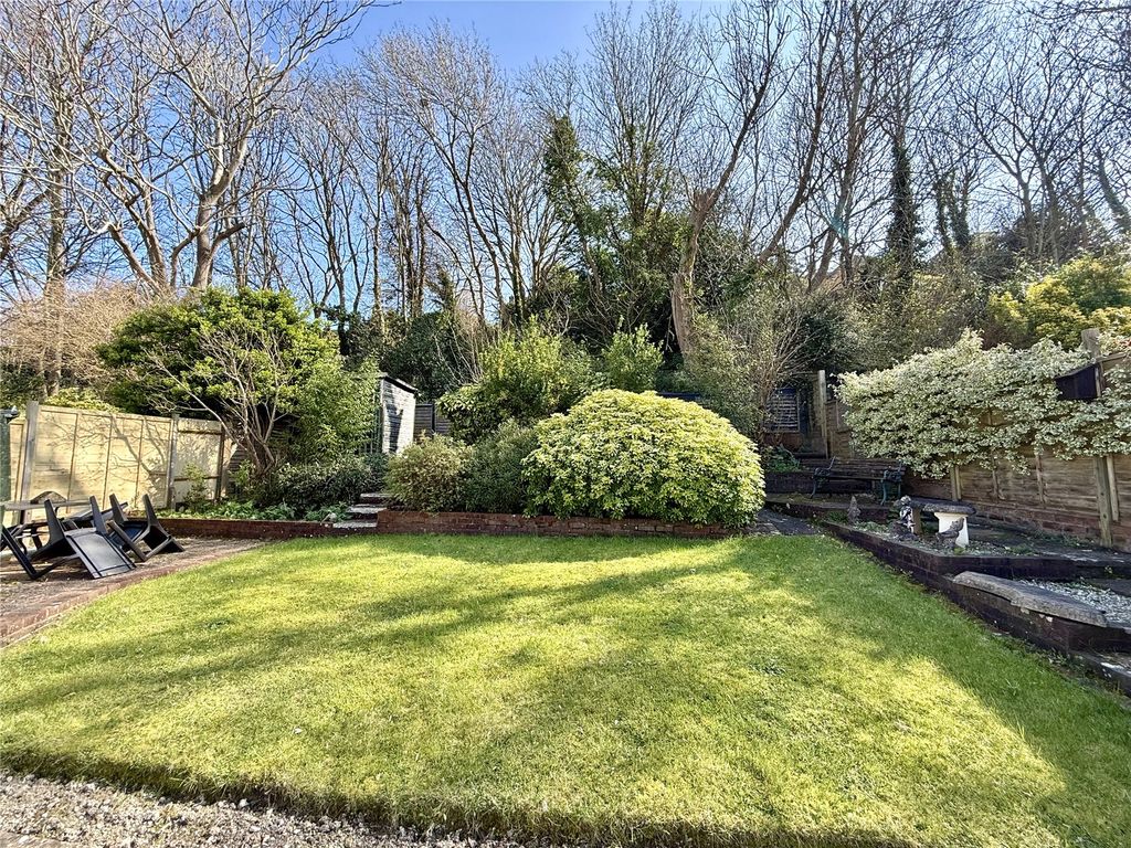 Property photo 3 of 11 Picture No. 16
