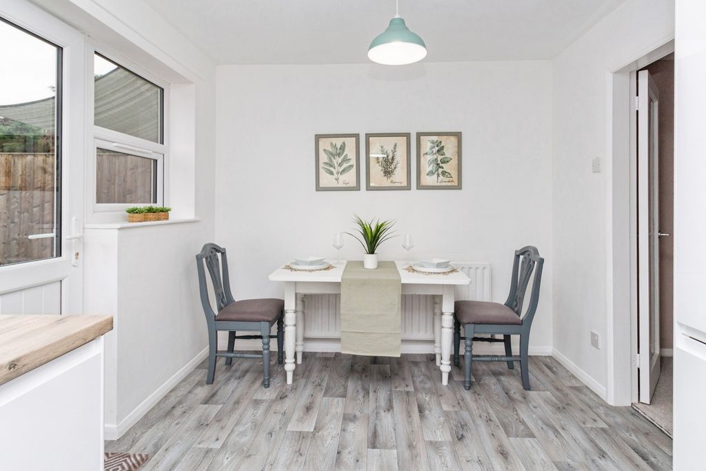 Property photo 3 of 12 Kitchen/Diner