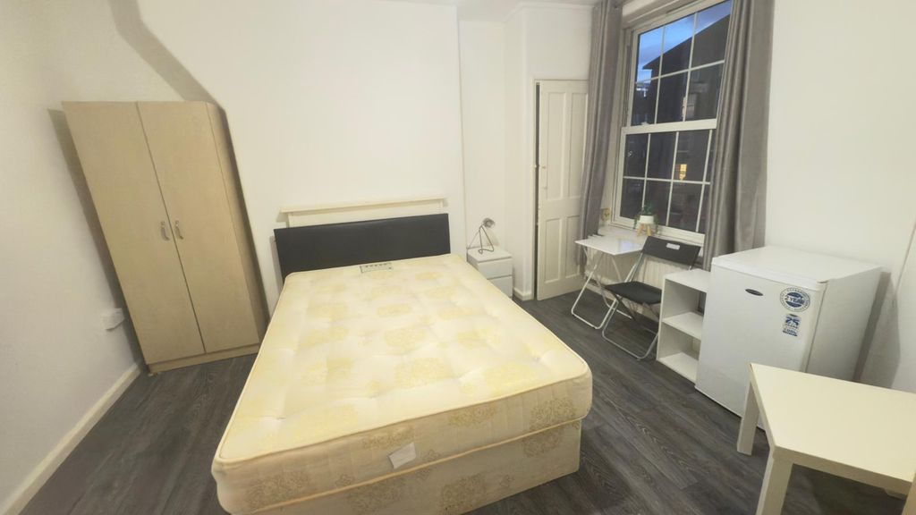 Property photo 1 of 12 Studio 2- £1100 Available From 28/09/2026