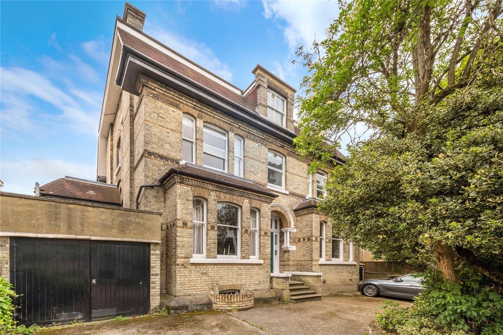 Property photo 3 of 8