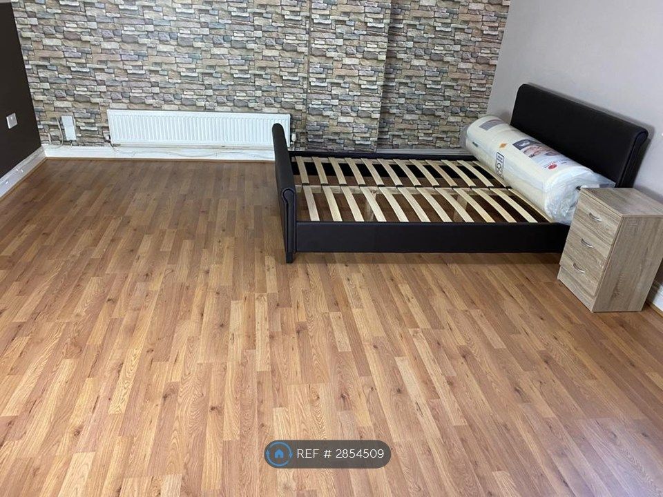 Property photo 1 of 13 Bedroom 1