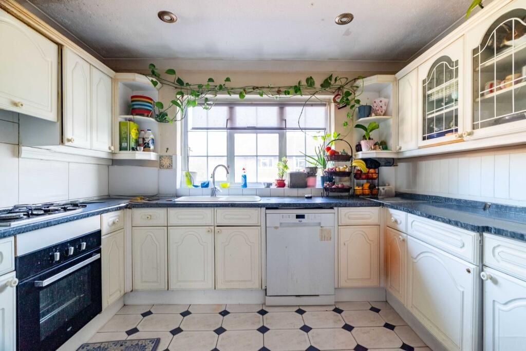 Property photo 2 of 30