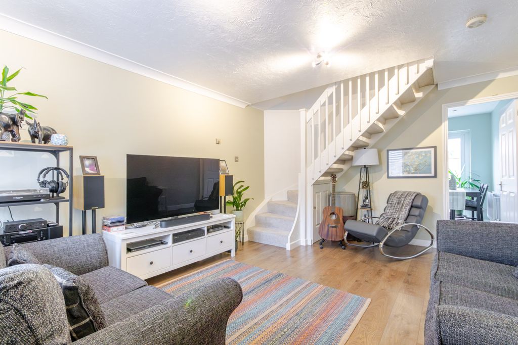 Property photo 2 of 21 Living 1