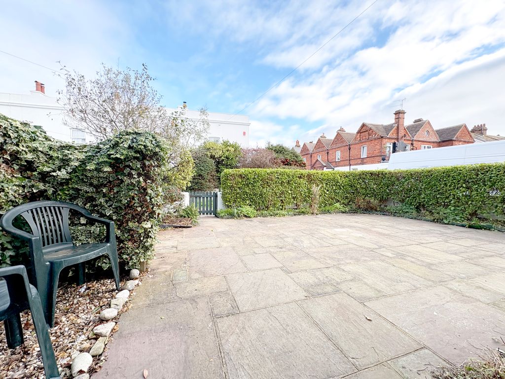 Property photo 2 of 8