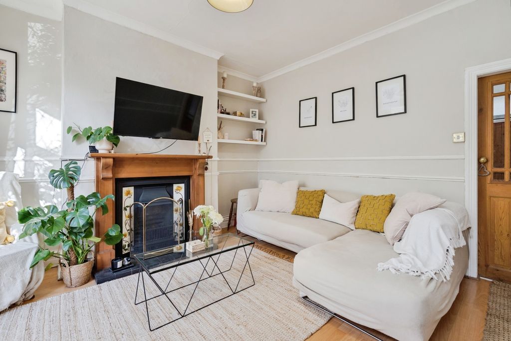 Property photo 2 of 17 Photo