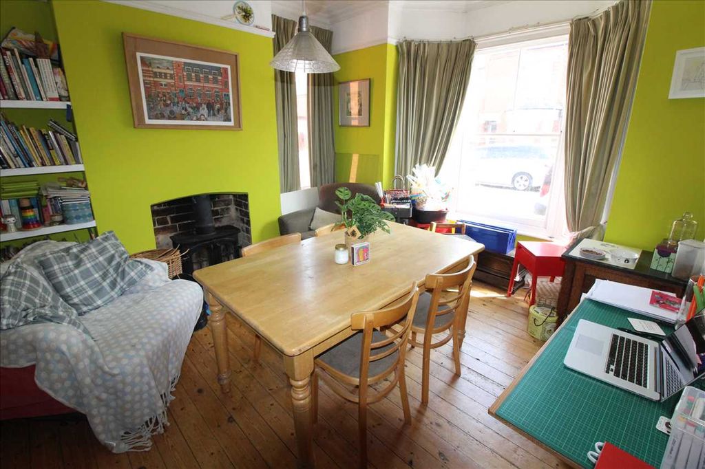 Property photo 2 of 17 Dining Room