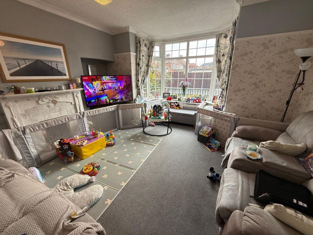 Property photo 2 of 14