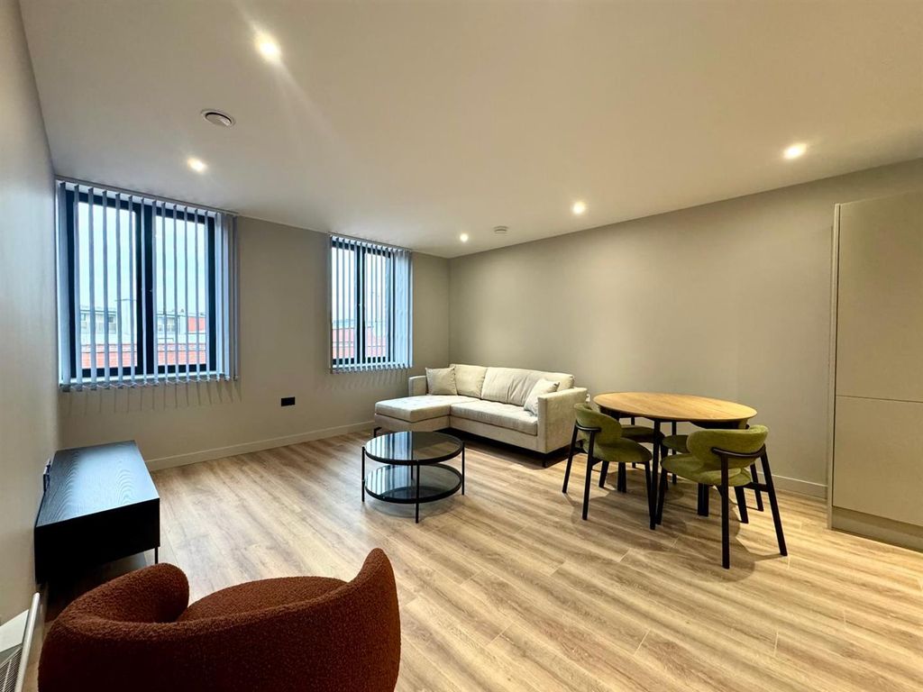 Property photo 1 of 11 Lounge Pic 1
